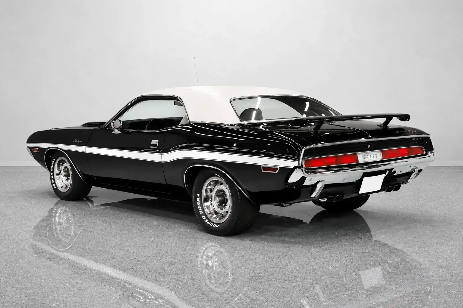 1970 Dodge Challenger R/T - Thumbnail 3