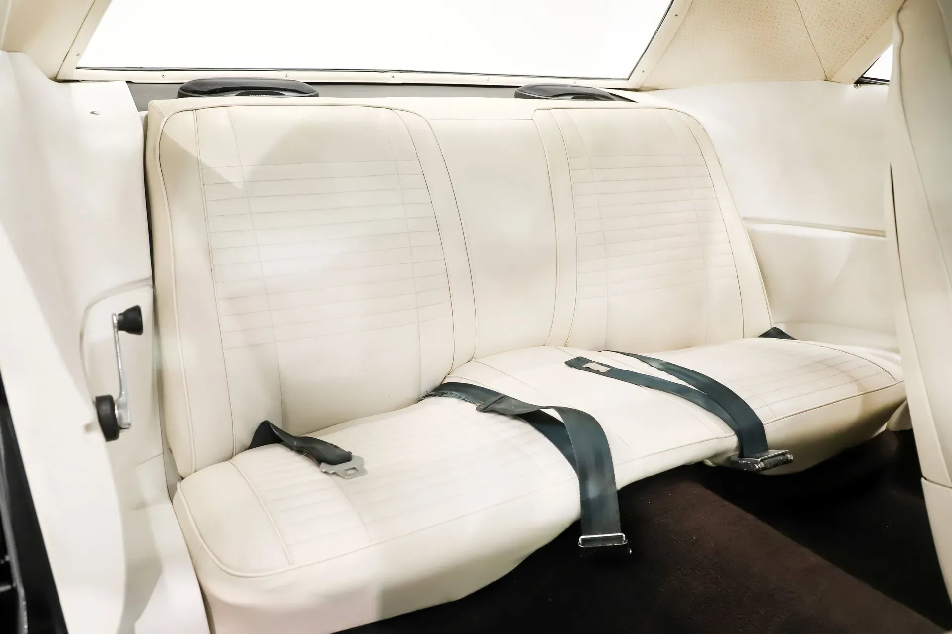 1970 Dodge Challenger R/T - Thumbnail 11